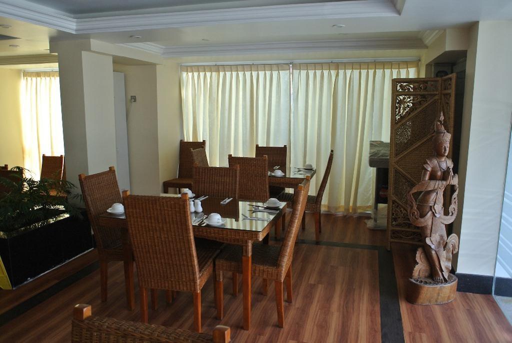 Hotel Wardan Yangon Exterior photo