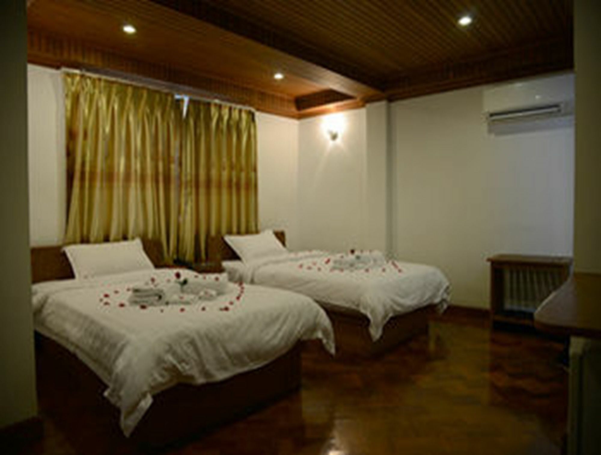 Hotel Wardan Yangon Exterior photo